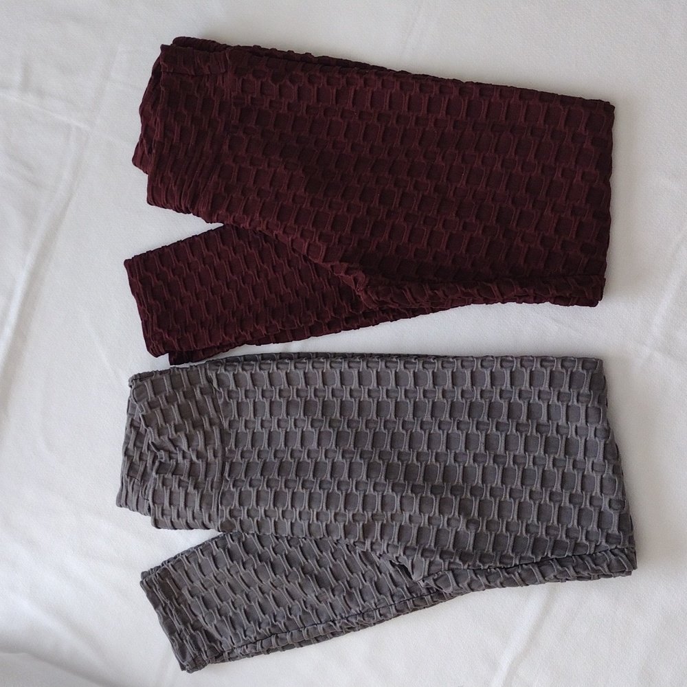 2 Pieces Elite Collection Women's Leggings Size M Gray and Burgundy